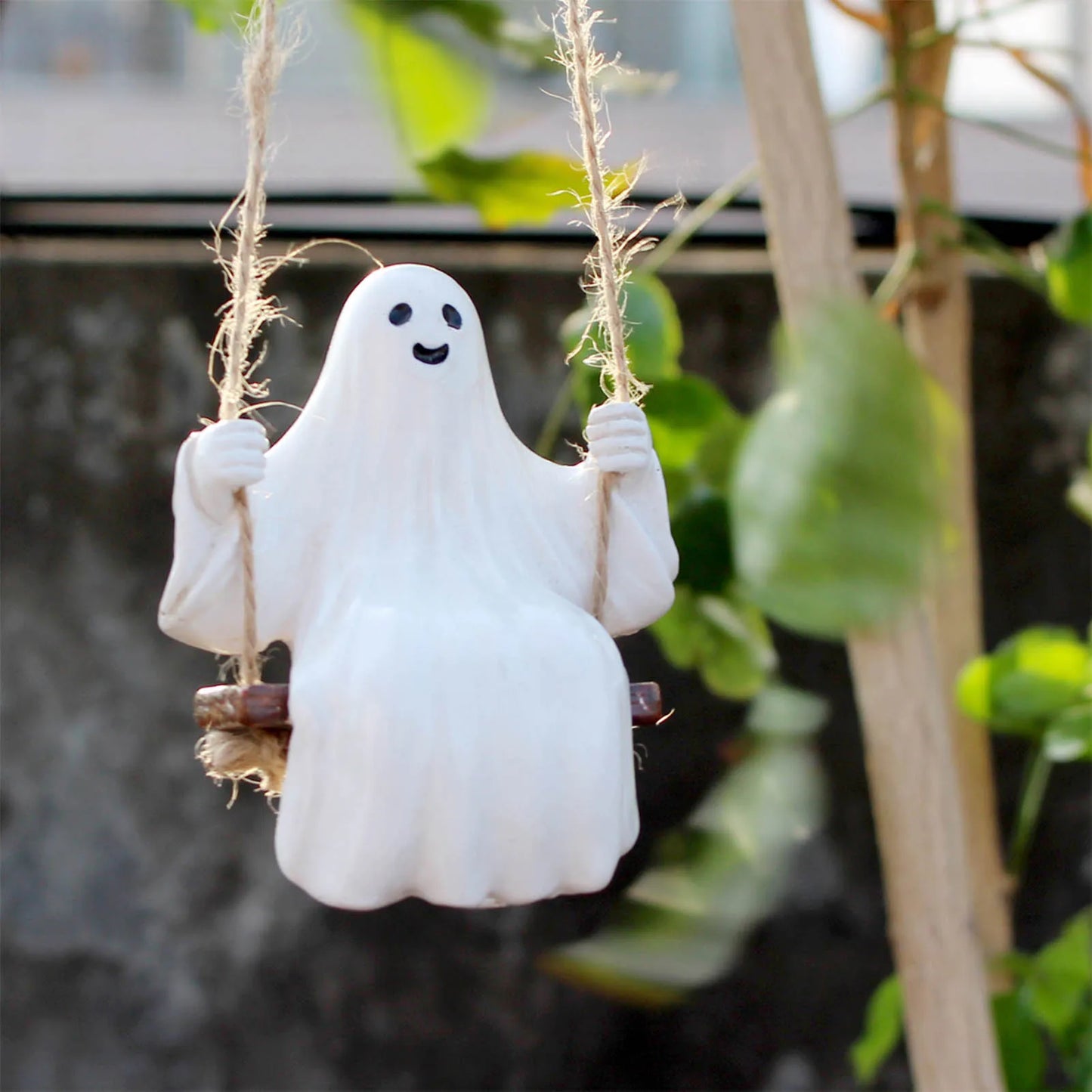 Realistic Ghost Figurine Hanging Ornament - Weatherproof Resin Halloween Decoration for Parties & Garden